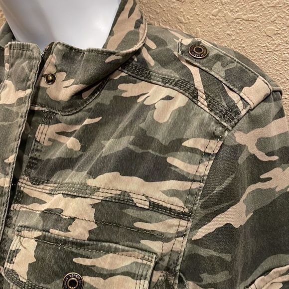 KENSIE jeans medium camo jacket - Picture 3 of 7